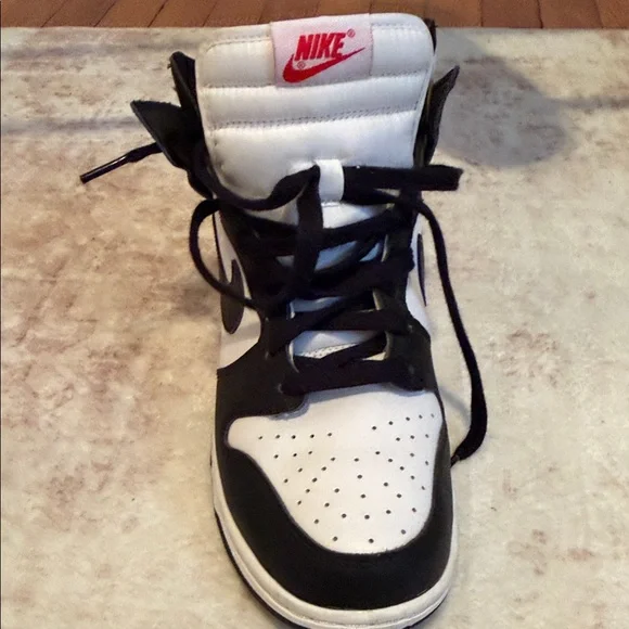 Nike Dunks - Panda - Picture 3 of 5